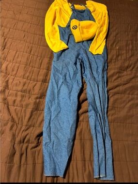 Boy or Girl size large 8/10 Yellow and blue Minion Halloween costume set